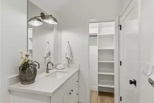 2806 W Dravus St, Seattle, WA 98199 - Photo 18