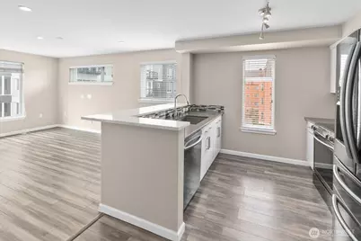 12334 31st Avenue NE #409, Seattle, WA 98125 - Photo 10