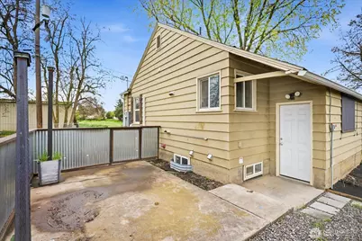 317 NE Ash Avenue, College Place, WA 99324 - Photo 6