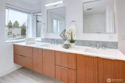 4274 NE 50th Street, Seattle, WA 98105 - Photo 14