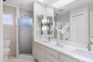 4550 47th Ave NE, Seattle, WA 98105 - Photo 16
