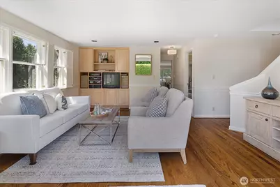 4550 47th Avenue NE, Seattle, WA 98105 - Photo 10