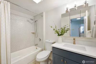 2100 3rd Avenue #1804, Seattle, WA 98121 - Photo 18