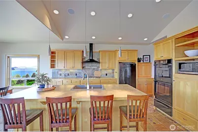 1081 Morgan Way, Camano Island, WA 98282 - Photo 14