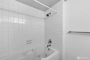 13919 SE 3rd Pl, Bellevue, WA 98005 - Photo 14