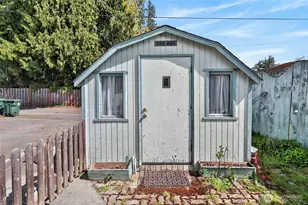 313 W 14th St, Port Angeles, WA 98362 - Photo 36