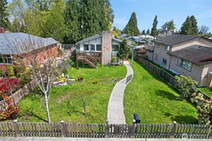 313 W 14th St, Port Angeles, WA 98362 - Photo 2