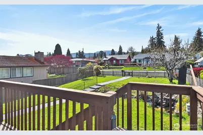 313 W 14th Street, Port Angeles, WA 98362 - Photo 8