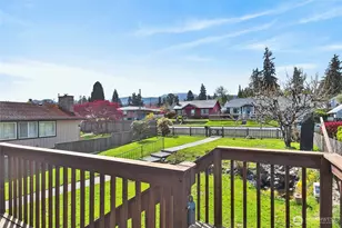 313 W 14th St, Port Angeles, WA 98362 - Photo 8