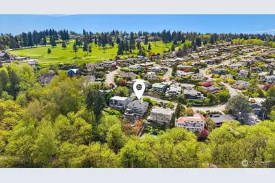 8530 54th Avenue NE, Seattle, WA 98115 - Photo 2