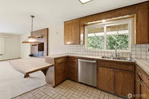 8957 188th St SW, Edmonds, WA 98026 - Photo 10