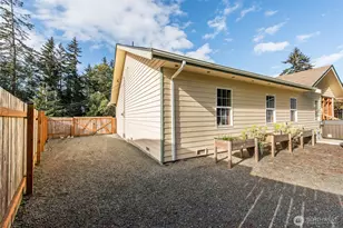 2010 Westview Dr, Port Angeles, WA 98363 - Photo 34