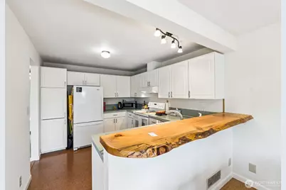 17918 23rd Lane NE #302, Shoreline, WA 98155 - Photo 8