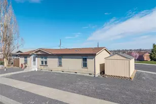 1341 W Columbia Ave, Moses Lake, WA 98837 - Photo 2