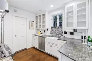 2127 Boyer Ave E, Seattle, WA 98112 - Photo 14