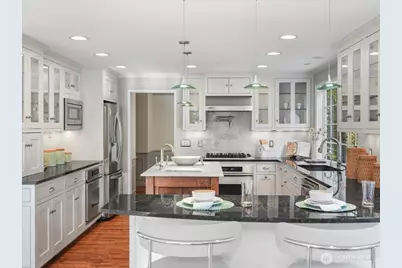 8255 SE 59th Street, Mercer Island, WA 98040 - Photo 10