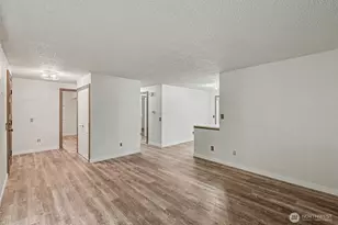 8203 181st Ave E, Bonney Lake, WA 98391 - Photo 12