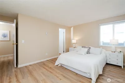 17302 NE 45th Street #101, Redmond, WA 98052 - Photo 10