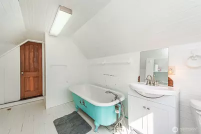 318 W 8th Street, Port Angeles, WA 98362 - Photo 38