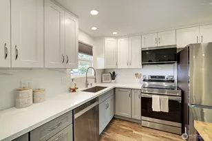 12913 NE 133rd Pl, Kirkland, WA 98034 - Photo 10