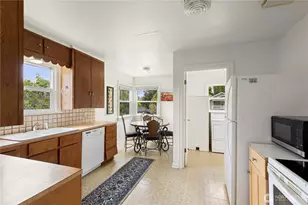 3640 W C St, Bremerton, WA 98312 - Photo 6