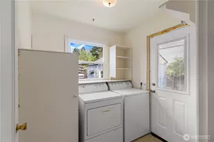 3640 W C St, Bremerton, WA 98312 - Photo 10