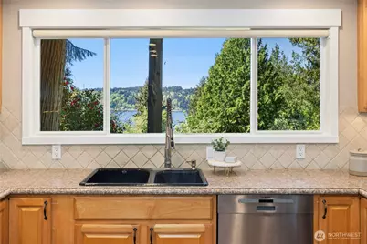5100 Crystal Springs Drive NE, Bainbridge Island, WA 98110 - Photo 10