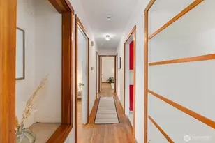 10434 NE 17th St, Bellevue, WA 98004 - Photo 16