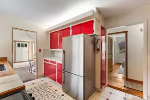 10434 NE 17th St, Bellevue, WA 98004 - Photo 14
