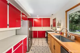 10434 NE 17th St, Bellevue, WA 98004 - Photo 12