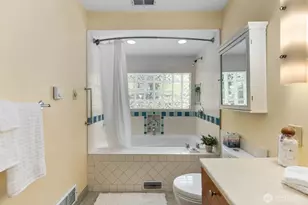 10434 NE 17th St, Bellevue, WA 98004 - Photo 20