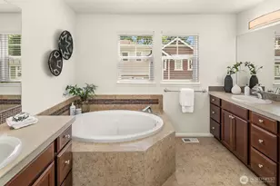 105 118th Ave SE, Bellevue, WA 98005 - Photo 16