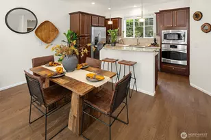 105 118th Ave SE, Bellevue, WA 98005 - Photo 2