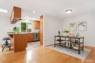 12018 NE 136th Pl, Kirkland, WA 98034 - Photo 4