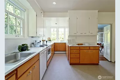 3010 Cascadia Avenue S, Seattle, WA 98144 - Photo 6