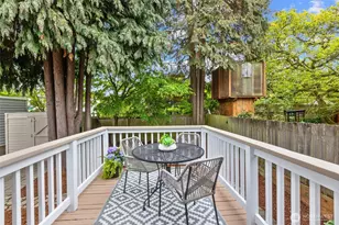 715 N 48th St, Seattle, WA 98103 - Photo 18