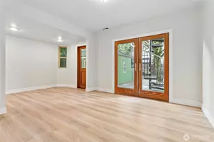 1100 Greenleaf Ave, Burlington, WA 98233 - Photo 12
