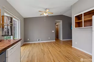 942 Walker Ave, Oak Harbor, WA 98277 - Photo 16