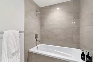 588 Bell St, Seattle, WA 98121 - Photo 8