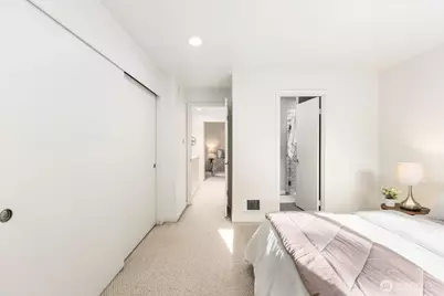 10237 SE 3rd Street #5, Bellevue, WA 98004 - Photo 20