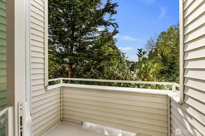 10237 SE 3rd Street #5, Bellevue, WA 98004 - Photo 12