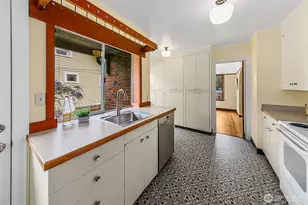 1408 N 48th St, Seattle, WA 98103 - Photo 10
