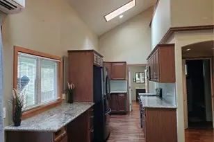 1207 E 121st St, Tacoma, WA 98445 - Photo 4