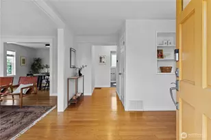 3844 30th Ave W, Seattle, WA 98199 - Photo 2