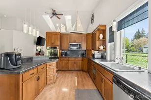 11715 Scott Creek Dr SW, Olympia, WA 98512 - Photo 2