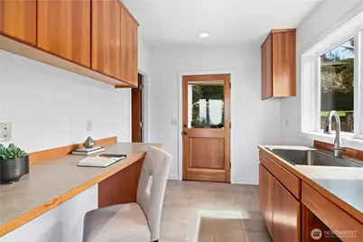 4640 Somerset Place SE, Bellevue, WA 98006 - Photo 28