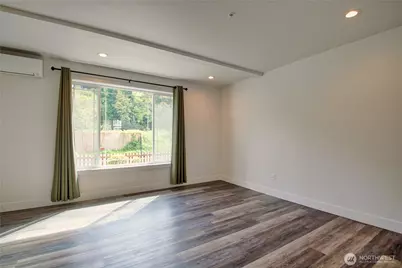 313 E Hazel Street #D, Mount Vernon, WA 98273 - Photo 4