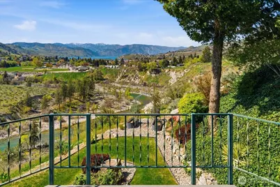 404 S Clifford Street, Chelan, WA 98816 - Photo 2