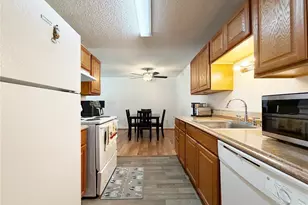 10459 Des Moines Memorial Dr S, Seattle, WA 98168 - Photo 6