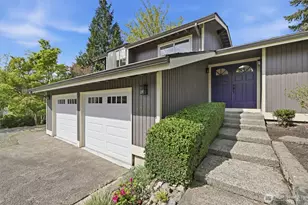 1040 NW Honeywood Pl, Issaquah, WA 98027 - Photo 2